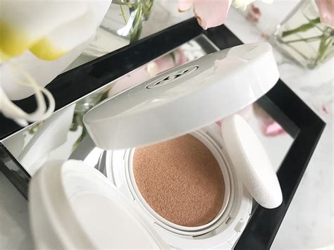 chanel le blanc oil-in-cream compact foundation ร ว ว|Chanel Le Blanc Oil.